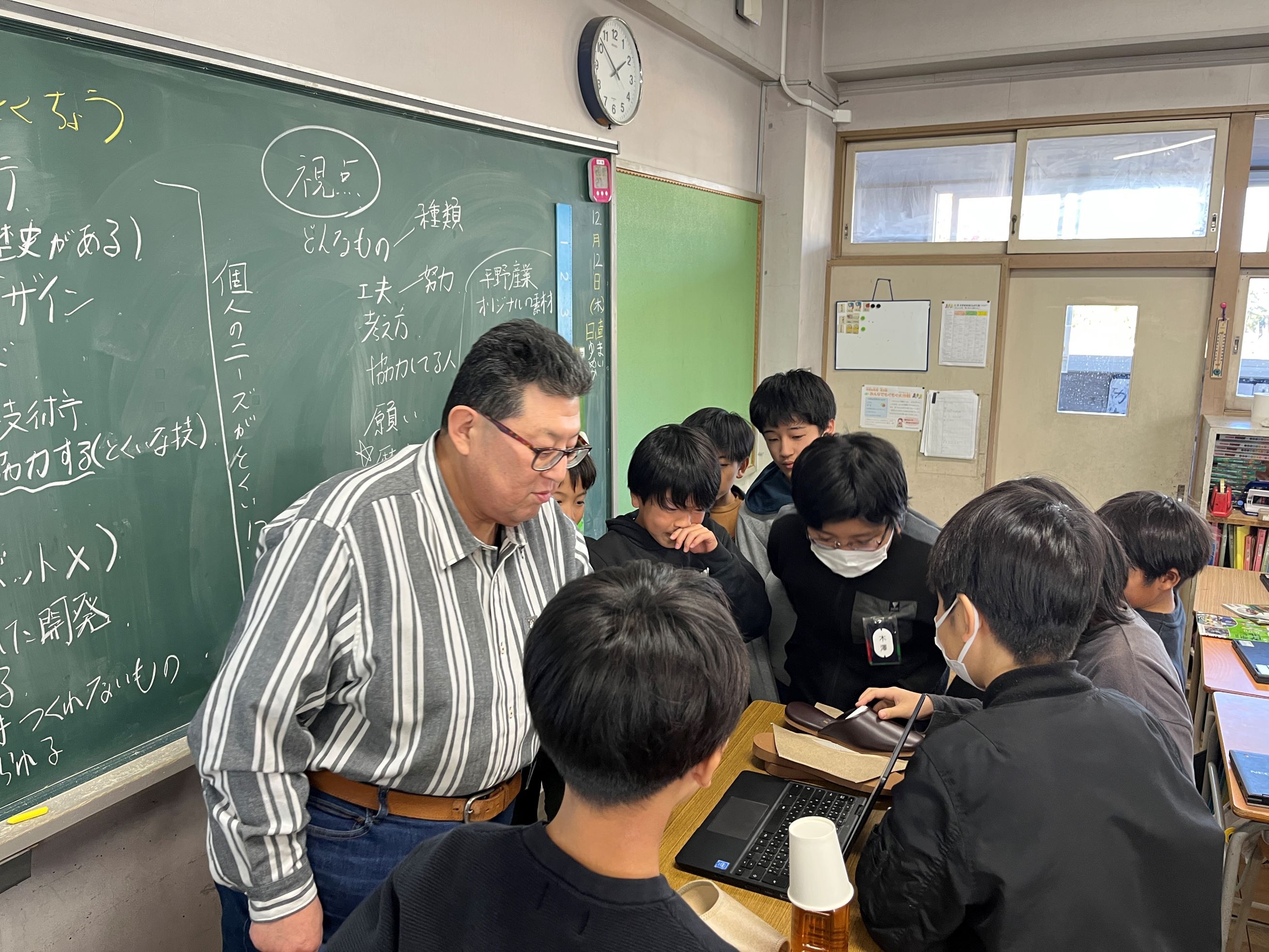 春日井市立西山小学校様で社会勉強として授業を行いました。